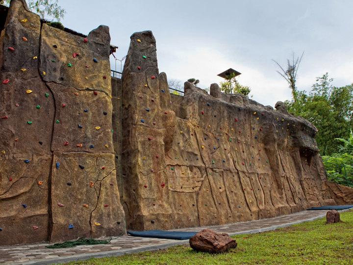The Valley Resort Hotel Cimenyan Ngoại thất bức ảnh
